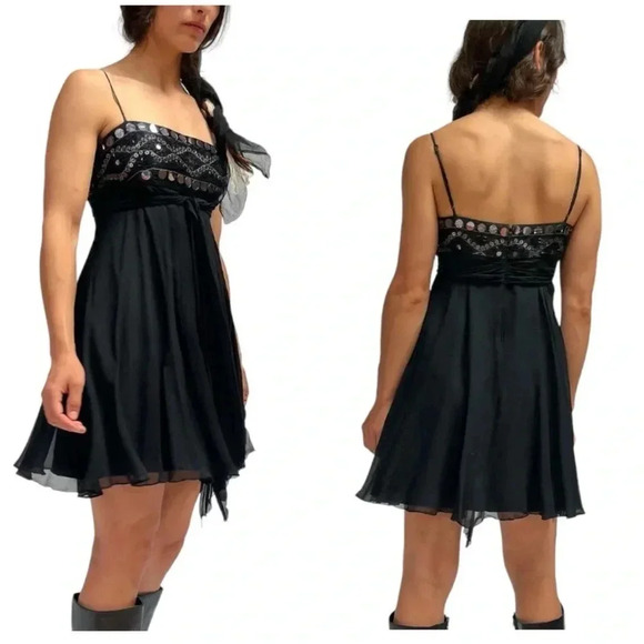 BCBGMaxazria Y2K Black 100% Silk Spaghetti Strap Fit & Flare Party Dress Size 4 - Picture 3 of 13